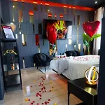 L'élégance - Charme - Secret - Jacuzzi - Parking *