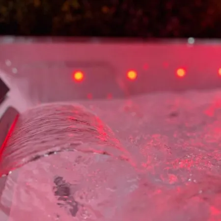 L'elegance - Romantique - Jacuzzi Privatif Apartment