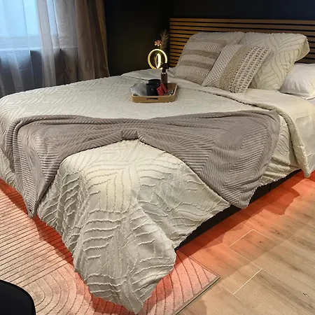 L'elegance - Romantique - Jacuzzi Privatif Apartment