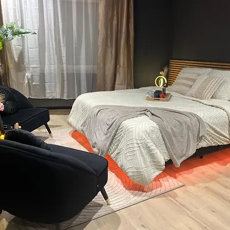 L'elegance - Charme - Secret - Jacuzzi - Parking 아파트 *