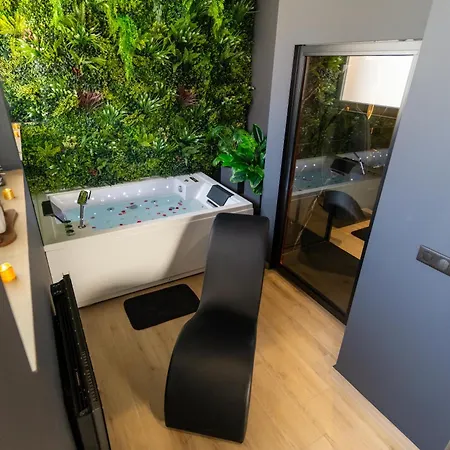 L'elegance - Charme - Jacuzzi - -secret- Parking Apartment