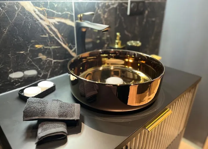 L'elegance - Charme - Secret - Jacuzzi - Parking * Sarrebourg