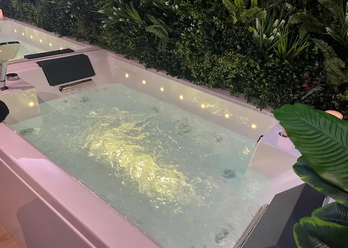 L'elegance - Charme - Secret - Jacuzzi - Parking Lägenhet *