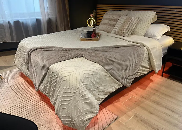 L'elegance - Charme - Secret - Jacuzzi - Parking Appartement