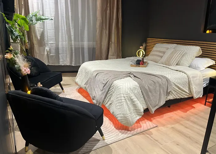 L'elegance - Charme - Secret - Jacuzzi - Parking Appartement *